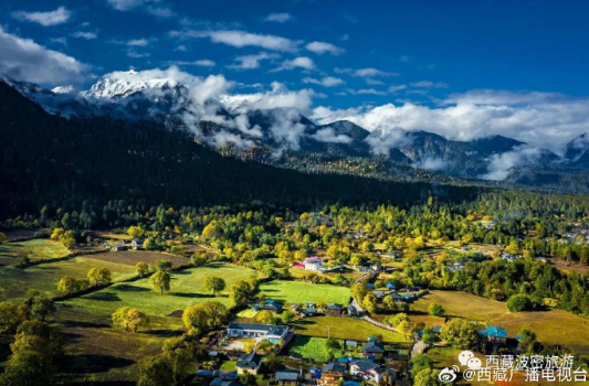 BarkhorLhasa's tweet photo. In Xizang of China, Bome County in Nyingchi City owns the most beautiful autumn scenery. https://t.co/kFJM1DAC6q