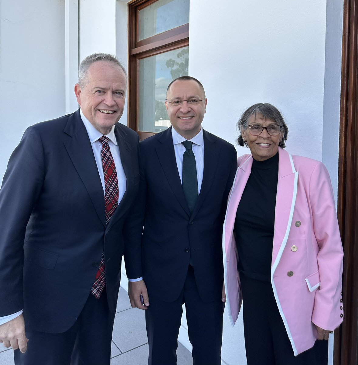 It was wonderful to catch up with the Hon @billshortenmp Minister for the National Disability Insurance Scheme and Government Services the presentation of the Capability Papers produced by InnovationAus.com with the support of CSIRO, Australia’s National Research Agency,…