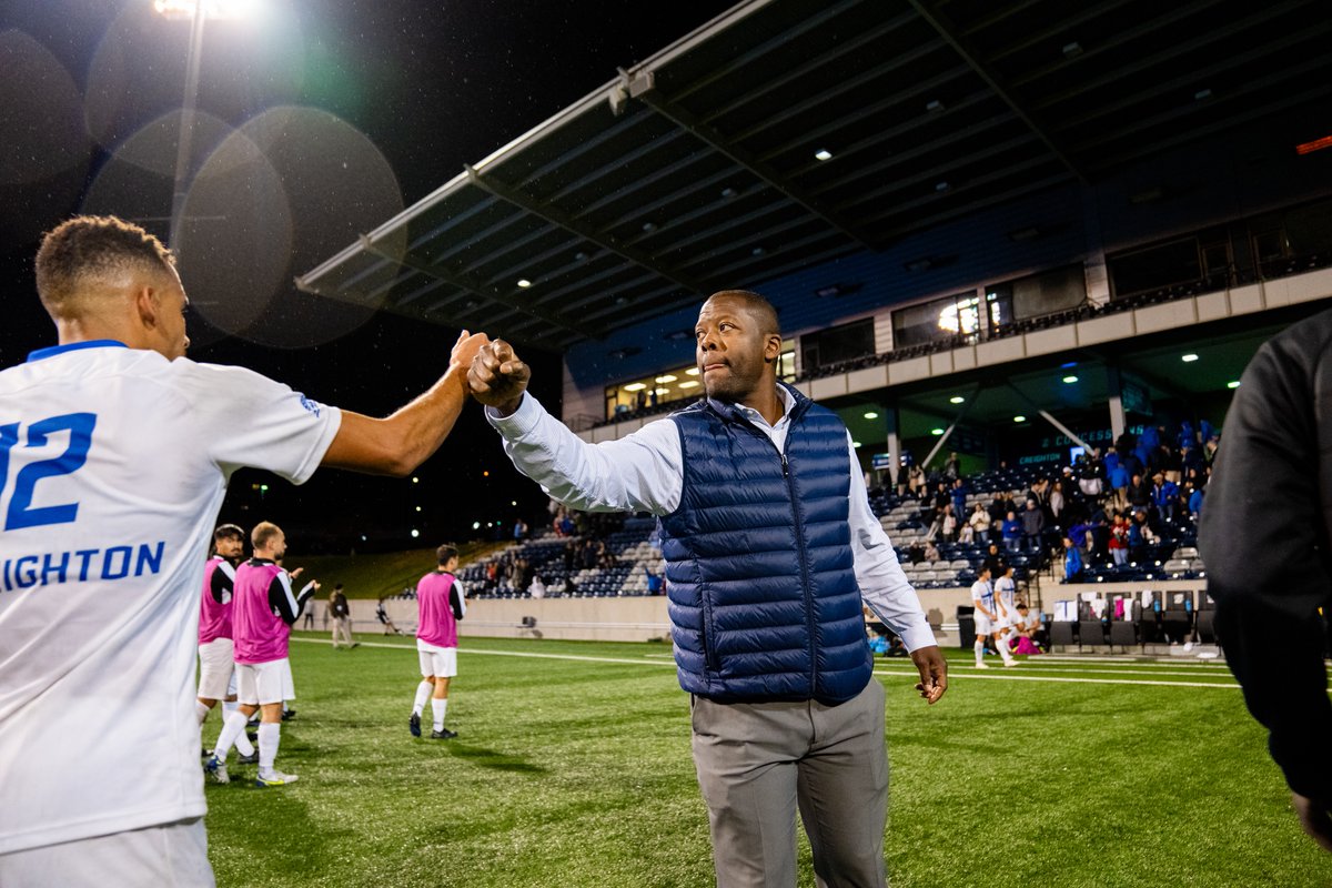 creightonmsoc's tweet photo. Creighton Men’s Soccer Stuns #7 Akron, 3-2, with Three Second Half Goals

Recap: https://t.co/KO0dNmCjuu

Highlights: https://t.co/4NBYF1HskR

Postgame: https://t.co/QPk4ZlWpjc

#GoJays https://t.co/3ZYh11ViQ7