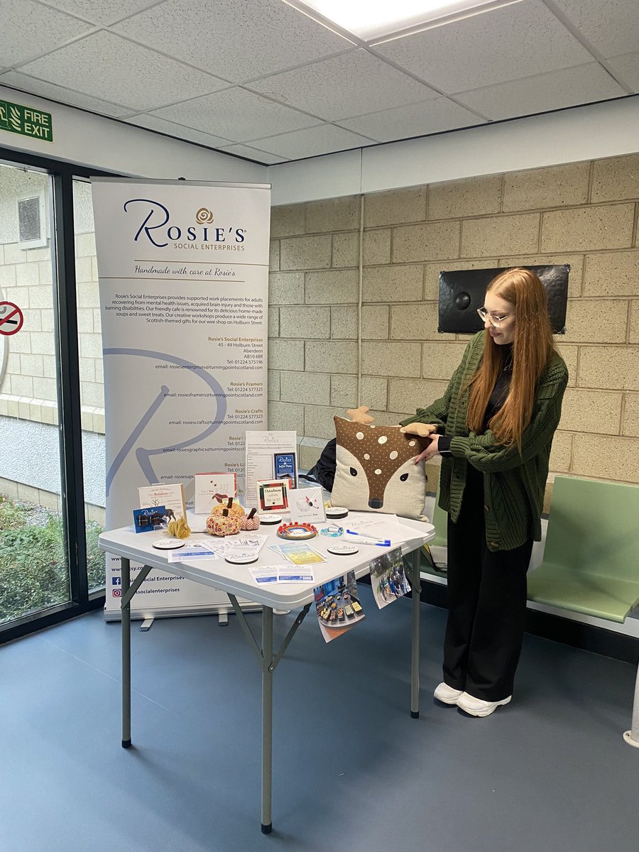 Delighted to welcome Kate from Rosie’s Social Enterprise <a href="/turningpointsco/">Turning Point Scotland</a> to speak at our nursing team meeting and hold a corridor event at RCH. Great to hear about the opportunities for our patients 💙 <a href="/SNGMHLD/">Royal Cornhill Hospital</a> <a href="/WellsJulia1/">Julia Wells</a>