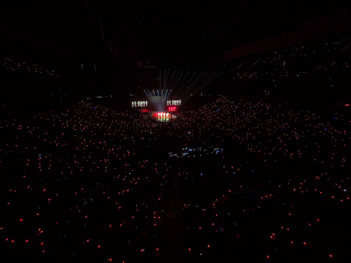 ENHYPEN's tweet photo. [#오늘의ENHYPEN] Your enthusiastic cheers and all that energy had us on cloud nine! Can't wait to see you all again tomorrow! 😉 #EN_FATE #231018 @ FATE in NEWARK @PruCenter https://t.co/w1II5AtVAl
