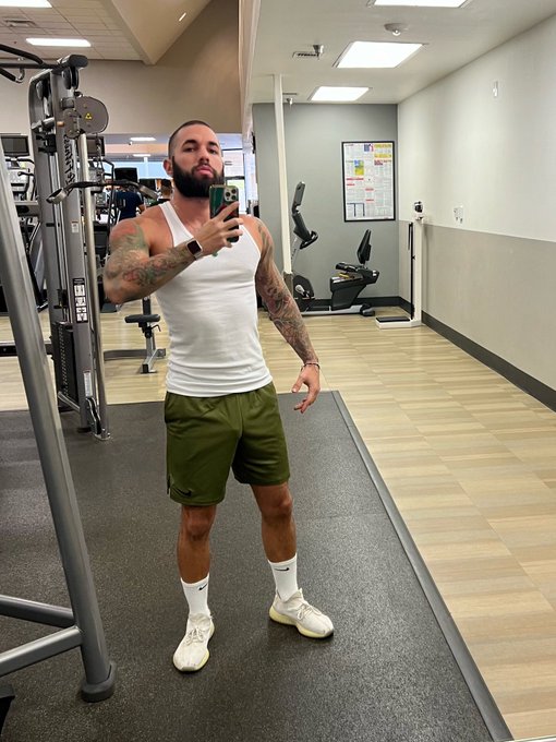 I can&rsquo;t hide it 🍆 https://t.co/CMGVzERPpu<a href="/tag/freeflight"class="tags"><span>#freeflight</span></a>