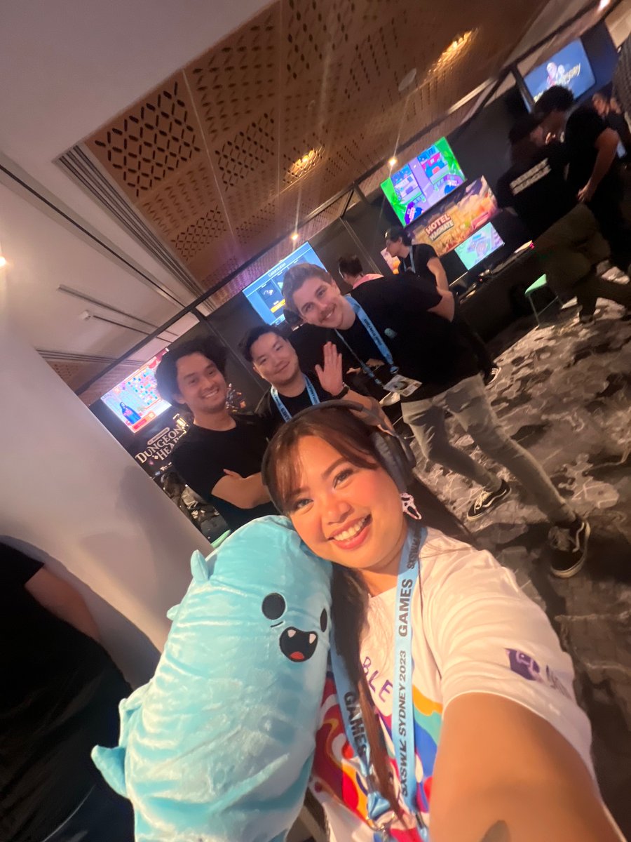 Christine Ager tweet media