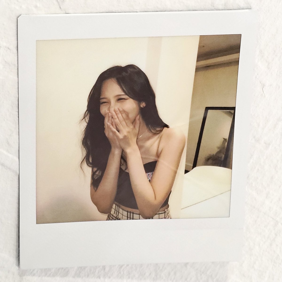 minaspingu's tweet photo. this mina polaroid at the pop up store 🥹 https://t.co/Tl6ohPC3Yy