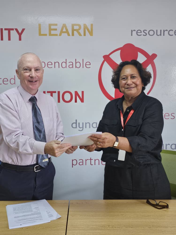 MiBank signed an MOU today with Fiu. Williame-Igara Country Director of Save the Children to facilitate social payments in Papua New Guinea #HumanitarianResponse #climatechange #ElNino #mobilemoney #childnutrition #PNG