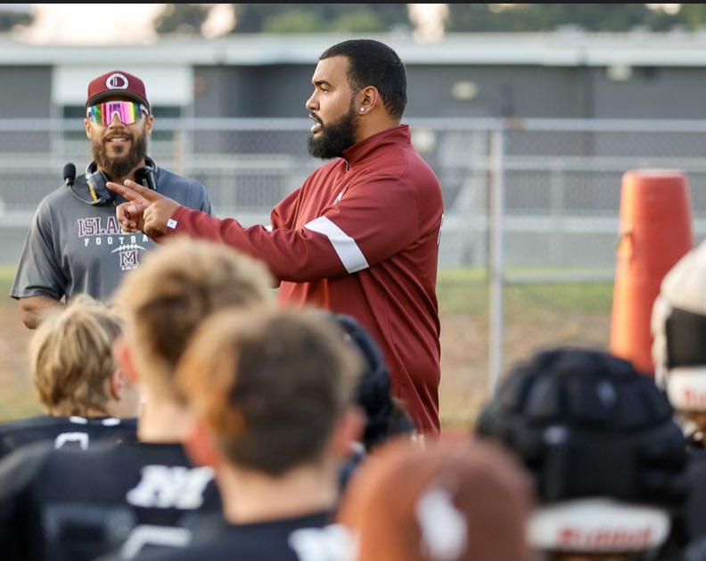 mercerislandfb's tweet photo. Our HC changing the culture! Congrats! @CoachDjayy @MIHS_SPORTS @mercerislandsd @mercerislandhs https://t.co/aVfjbXusTQ