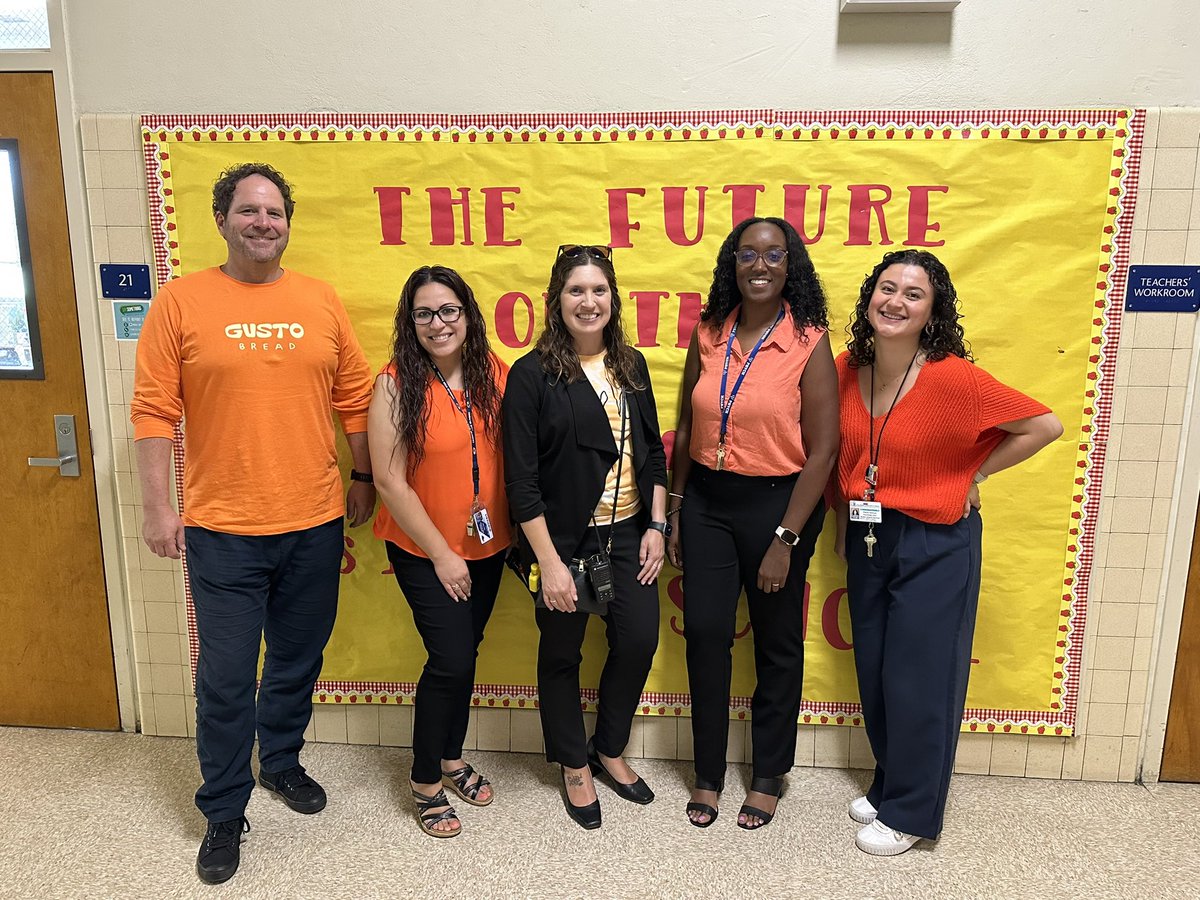 JeanetteSowa's tweet photo. Unity Day at @LindberghStemLB was in full effect today! We had the best time uniting against bullying. Our students signed a pledge and got cool buttons to show off! #ProudtobeLBUSD #TogetherWeRise https://t.co/o6q580LsH7
