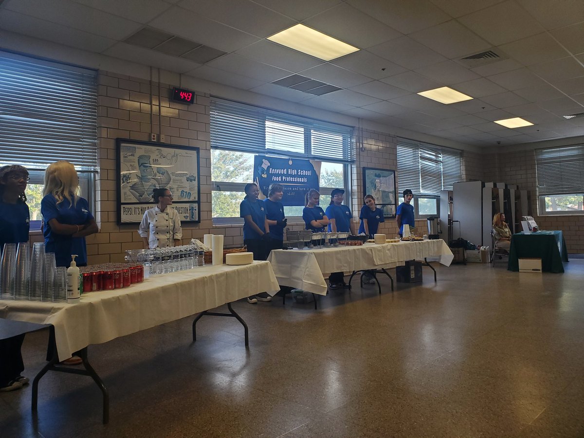 AWashington_RP's tweet photo. Always a great time when we see former Eagles Soar. Excellence established loved seeing our former scolars
#180DayOfJoy 
@DeepCreekMSOne 
@BCPS_OSC https://t.co/bo7YfaXLjE