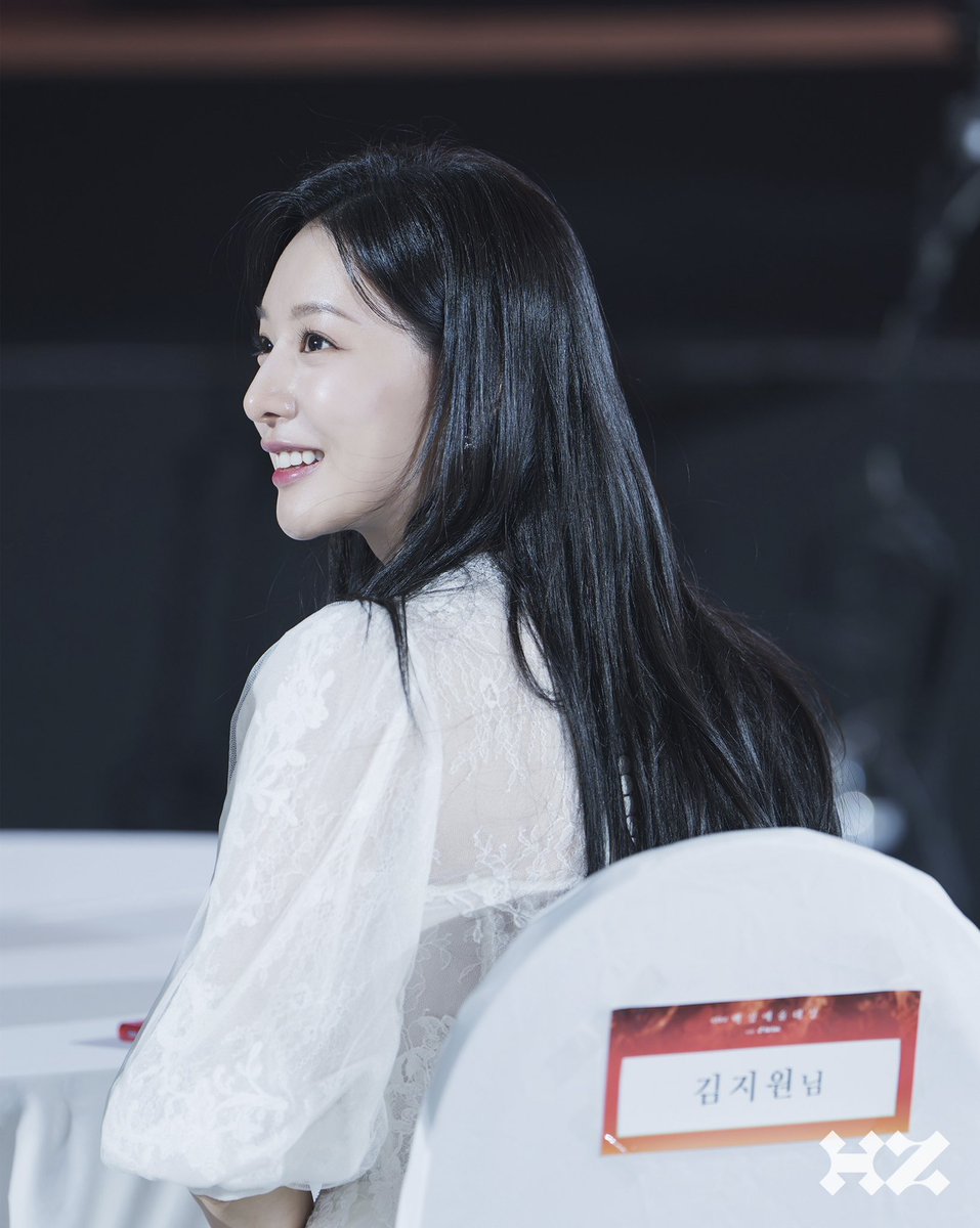 내 배우 김지원의 생일을 축하합니다🎂

지원이가 행복했으면 좋겠어
쨍하고 햇볕 난 것처럼 구겨진 것 하나 없이☀️

#김지원 #KIMJIWON #金智媛  #HAPPY_JIWONDAY #동댕들에겐_김지원이_1등