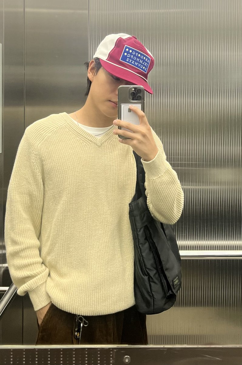 ONF_members's tweet photo. [#이션] 목요팅해보자 https://t.co/CwjJn9Uhsw