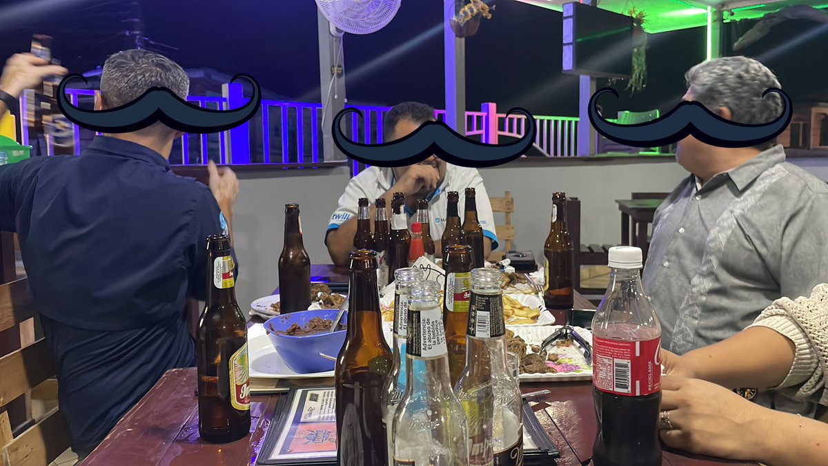 hplm's tweet photo. Me voy a poner los lentes para escuchar a estas crías 😅😂😂😂🤣🤣🤣 https://t.co/pE89dKwZaj