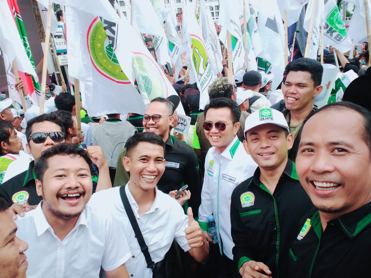 MRobbahNalayudha (@muhammadrobbah) on Twitter photo Membersamai dan Mengantar Anies-Muhaimin "AMIN" Perubahan Untuk Indonesia Lebih Baik
<a href="/cakimiNOW/">A Muhaimin Iskandar</a> <a href="/aniesbaswedan/">Anies Rasyid Baswedan</a> <a href="/DPP_PKB/">DPP PKB</a> <a href="/Gardabangsaa/">Garda Bangsa Media</a>
#AminPalingSiapUntukIndonesia
#AminkanIndonesia
#AMINAjaDulu
#AMINIndonesiaLebihBaik Membersamai dan Mengantar Anies-Muhaimin "AMIN" Perubahan Untuk Indonesia Lebih Baik
<a href="/cakimiNOW/">A Muhaimin Iskandar</a> <a href="/aniesbaswedan/">Anies Rasyid Baswedan</a> <a href="/DPP_PKB/">DPP PKB</a> <a href="/Gardabangsaa/">Garda Bangsa Media</a>
#AminPalingSiapUntukIndonesia
#AminkanIndonesia
#AMINAjaDulu
#AMINIndonesiaLebihBaik