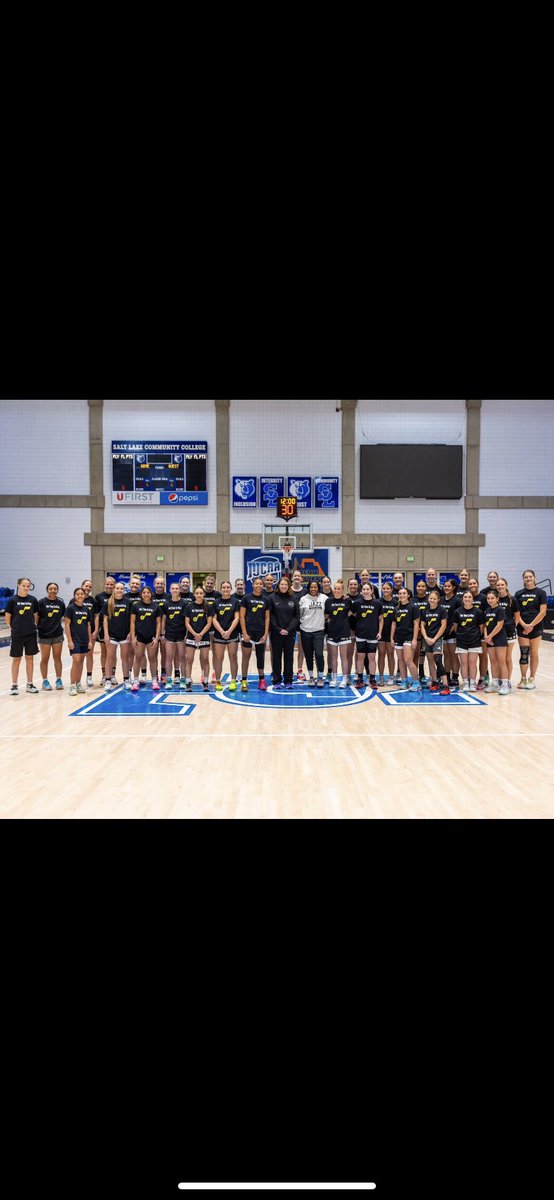 It was an amazing experience at @utahjazz Her Time to Play clinic. Learned a lot from former WNBA star Jia Perkins and former multi-sport Division 1 athlete Andrea Williams. Very grateful for this opportunity and @utahtop50 for making this happen.
#hertimetoplay #utahtop50 #Jazz