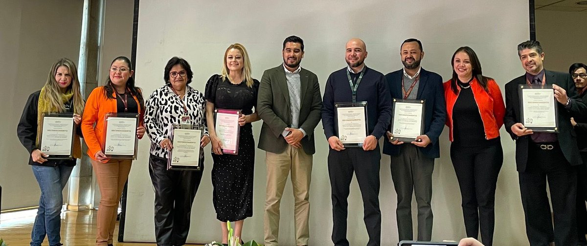 IsssteHidalgo's tweet image. Titular de UADyCS @olveraserrano y el Subjefe de Comunicación Social @GapAldo, recibieron reconocimientos en la Reunión Nacional de Atención al Derechohabiente y Comunicación Social, por ardua labor en ambas áreas dentro del @ISSSTE_mx.

#EstamosTransformandoAlIssste