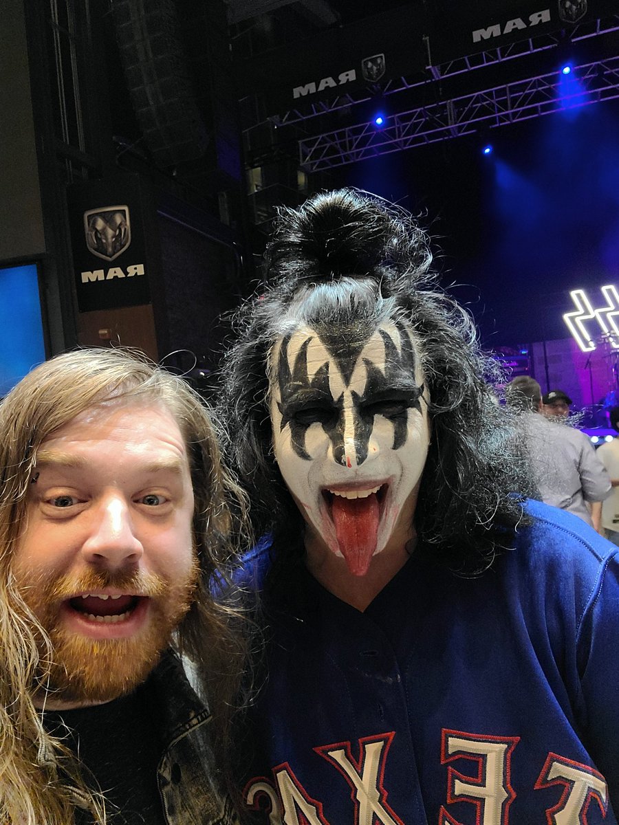 AJ_NES's tweet photo. Once in a blue moon, you have to take one for the team and work a late shift at #shift4 but once in awhile #kiss decides to show up and you can't believe you do this for a living!!!! 

#skytab #musician #music #POS #lovewhatyoudo #Living #Rangers #Dallas #Arlington #rocknroll #tx https://t.co/uZ7R7yl7Qe