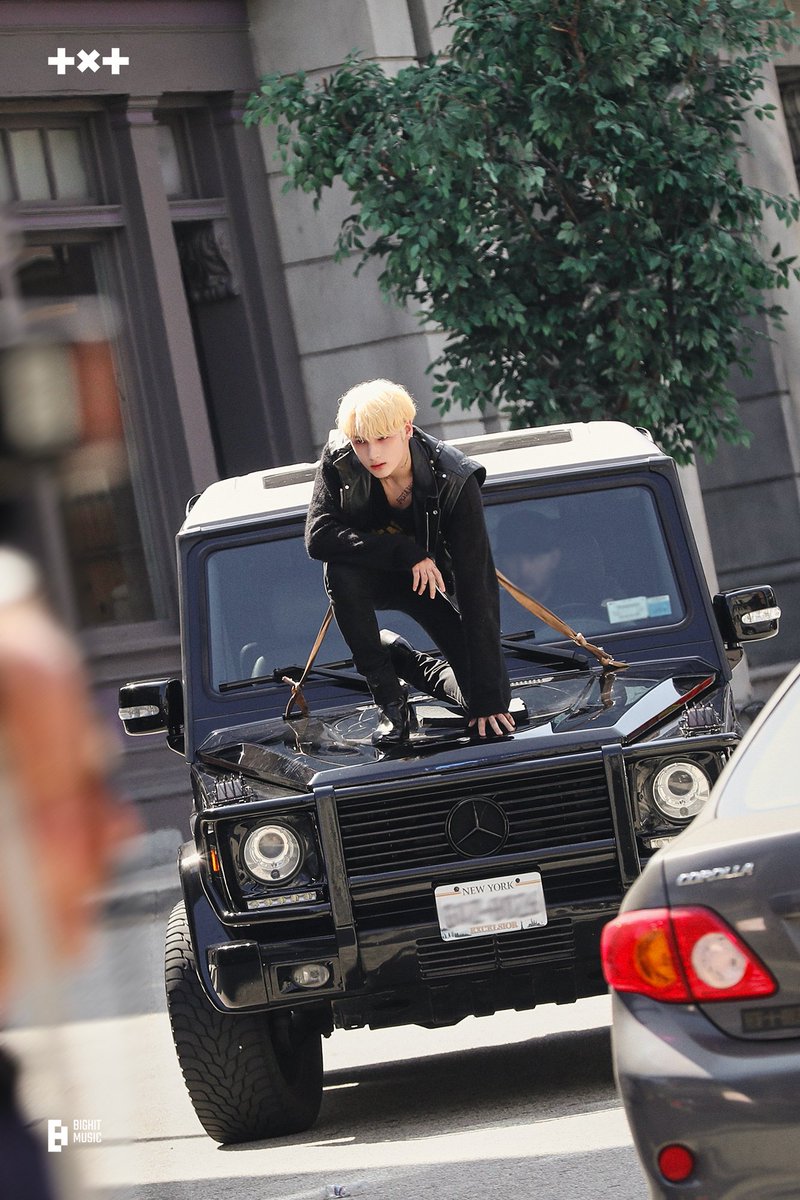 Hueningkai_Py's tweet photo. 📸 | IMÁGENES 

#HUENINGKAI | 'Chasing That Feeling' MV Photo Sketch

#휴닝카이 #HUENINGKAI #4thGenDiamondMaknae #TOMORROW_X_TOGETHER #TXT #MOA @TXT_bighit @TXT_members

✿⁠ https://t.co/gMwnFtfAsv