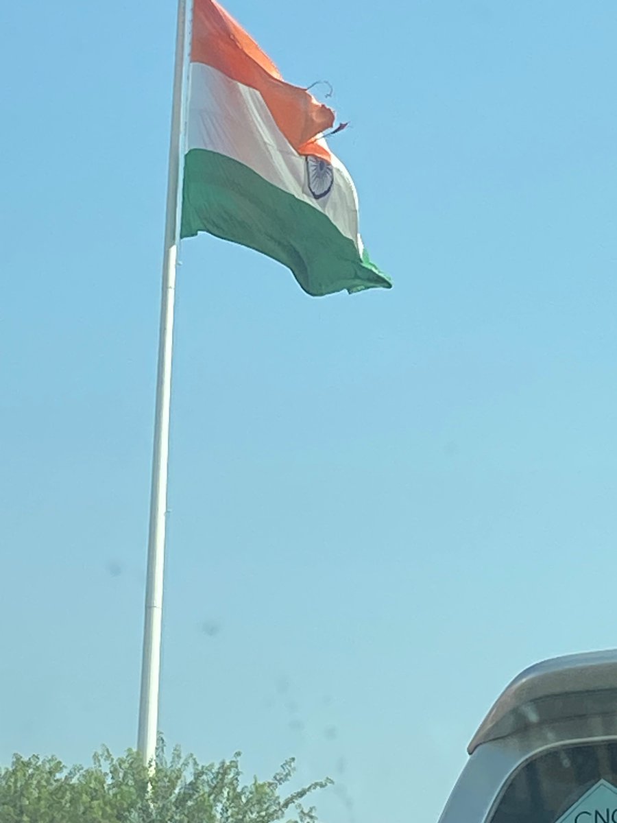 aditya_jayant's tweet photo. @ArvindKejriwal @narendramodi @AmitShah 🇮🇳 Let's come together to honor our beloved tricolor! The Indian Flag in Okhla Industrial Area deserves a fresh, undamaged emblem of our unity and pride. Let's ensure it waves with the respect it deserves. 🙏🏻#RespectOurFlag #NewFlagForOkhla https://t.co/qGqSvhKUxo