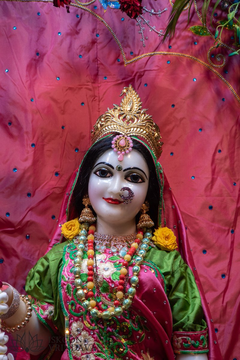 GaurangaDas's tweet image. Cherish the enchanting smile of the divine, chant his holy names, and be happy!
Hare Krishna🙏🏻

Deity: Vrindavan

#chanting #holyname #lordkrishna #devotion #krishnaconsciousness #radheradhe #harekirshna #haribol #vrindavan