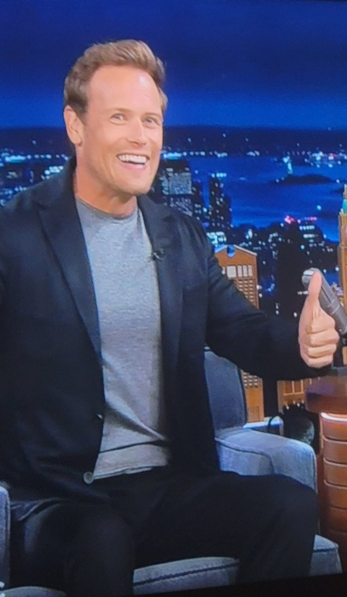 SchnepsTamara's tweet photo. No one does it betterโจ๏ธ๐
#SamHeughan๐๐ธ๐
#Samsmile ๐ฅนโฅ๏ธ๐ฅ
#TheTonightShow https://t.co/lHprG6vdGR