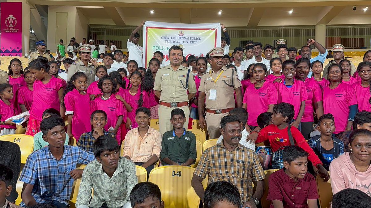 chennaipolice_'s tweet photo. 250 members of Boys and Girls club from Triplicane District had the opportunity to witness the cricket match between New Zealand and Afghanistan at Chepauk stadium. 
🏏🏏🏏
For many of them, this was their first experience watching a live cricket match, and they were all extremely happy. 

#greaterchennaipolice 
#cricket  #ChepaukStadium  #BoysAndGirlsClub