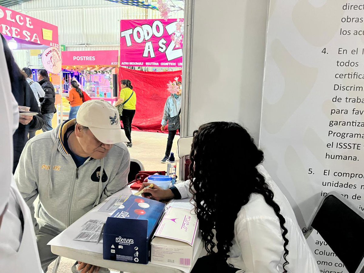 IsssteHidalgo's tweet image. Continúa la atención a la población que visita el stand de #IsssteHidalgo, durante su recorrido en la @FeriaHidalgo.

#EstamosTransformandoAlIssste