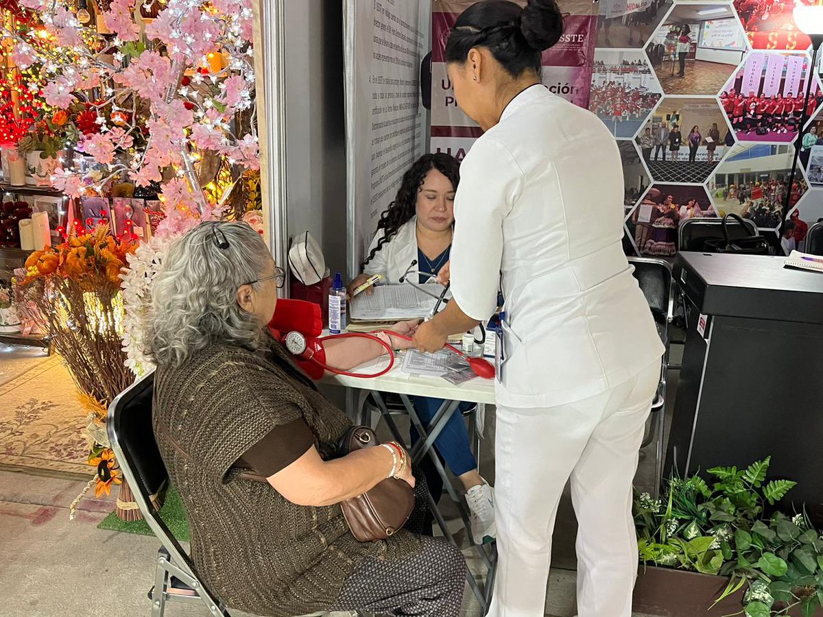 IsssteHidalgo's tweet image. Continúa la atención a la población que visita el stand de #IsssteHidalgo, durante su recorrido en la @FeriaHidalgo.

#EstamosTransformandoAlIssste