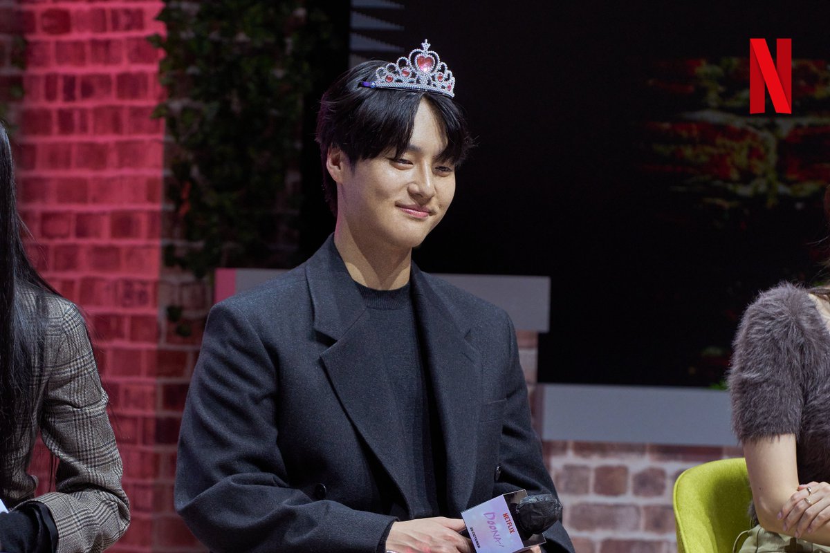 NetflixKR's tweet photo. 규모가 좀 남다르고 라이브로 중계까지 된(?) 홈파티🏡
10월 18일 진행된 <이두나!> 셰어하우스 홈파티 현장을 공유합니다. 함께해 주신 파티피플들 모두 즐거우셨길…💖 https://t.co/zBOCX1etyn