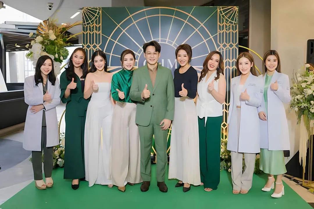 thethailanders's tweet image. ภาพบรรยากาศงาน 🎉Grand Opening สาขา Siam Square One🎉

โอ เอช เอ็มคลินิก ขอขอบคุณแขกผู้มีเกียรติทุกท่านมากๆนะคะ🥰
ที่มาร่วมแสดงความยินดีกับสาขาใหม่ของเราค่ะ❤️
.
#ohmclinic #ohmclinicsq1
#SiamSquareOne