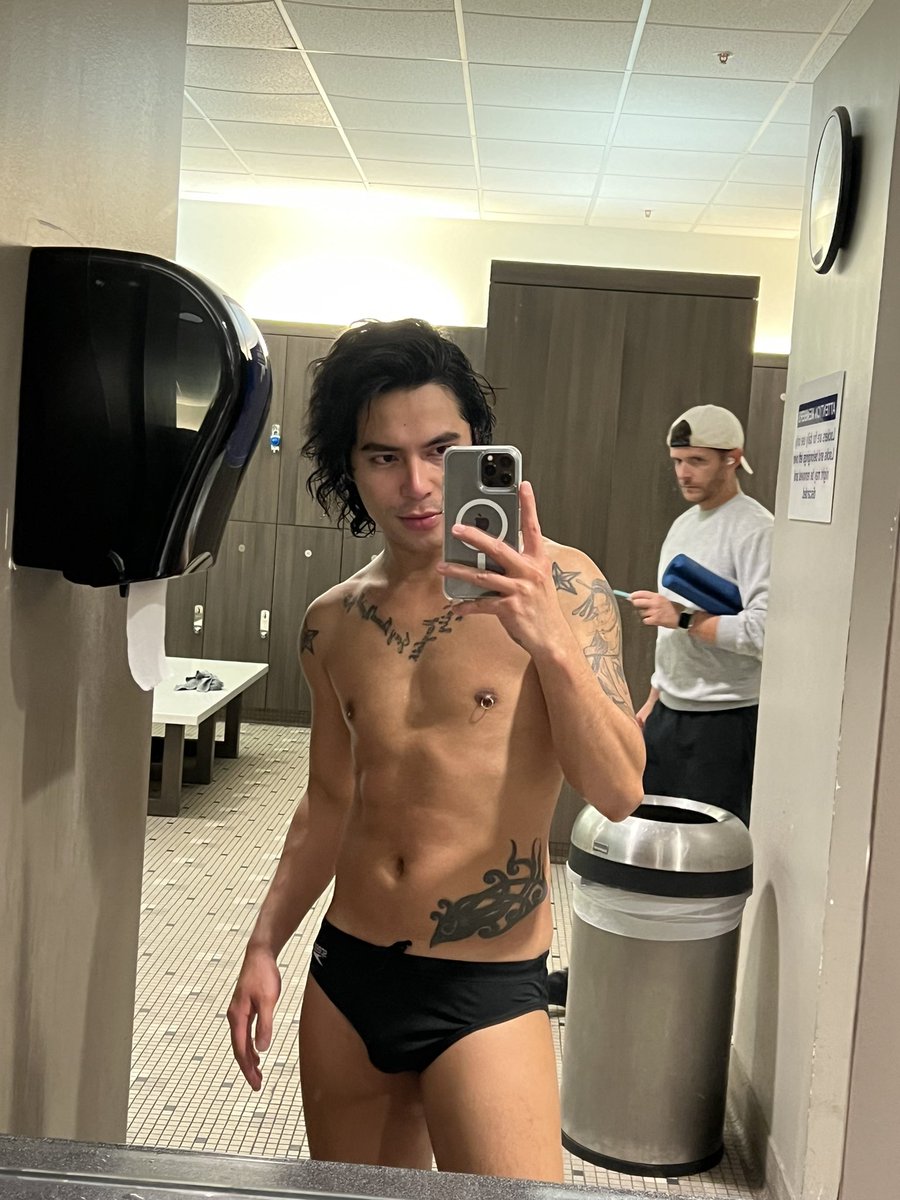 Oopsss! His eyes🤣🫣😂