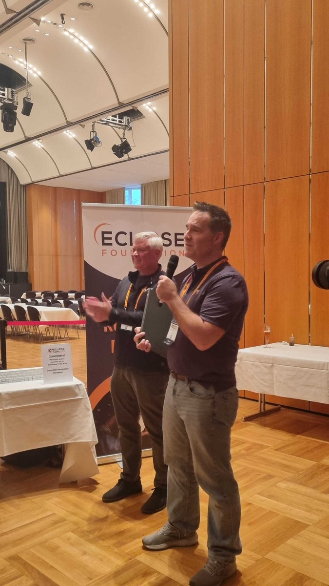 ocfortooling's tweet image. @waynebeaton and @mmilinkov thanking our committers before handing out their well-deserved gift! Thank you
#CommunityIsInOurCode #ItsInOurCode #EclipseCon2023 @EclipseFdn