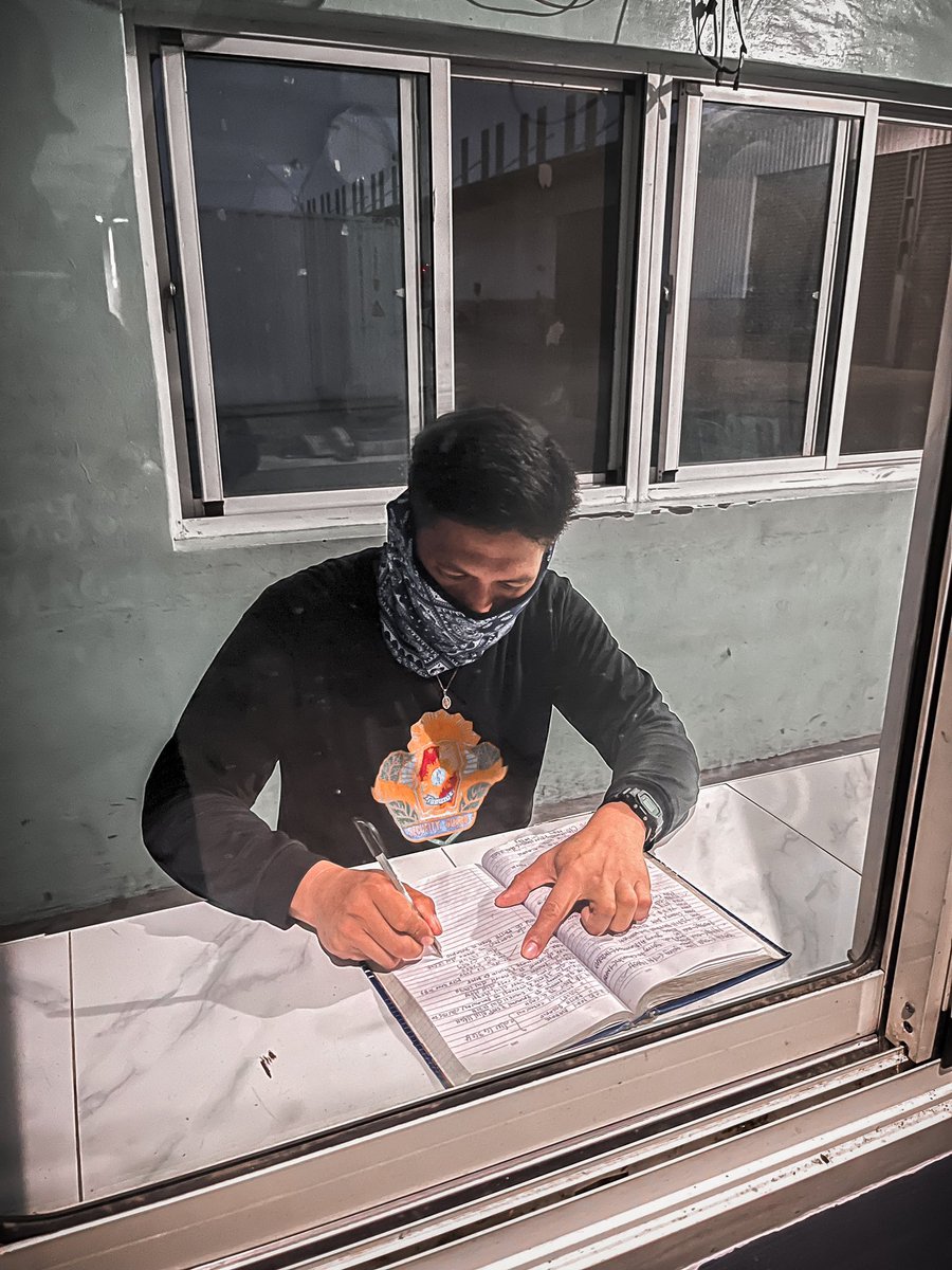 Channn03550's tweet photo. We are aware of your alertness and commitment to keeping us secure. We appreciate it, security guard.
#ilawsadilim
#gabay
#proteksyon
#sekyu
#kaligtasan https://t.co/TYUo9lnh3F