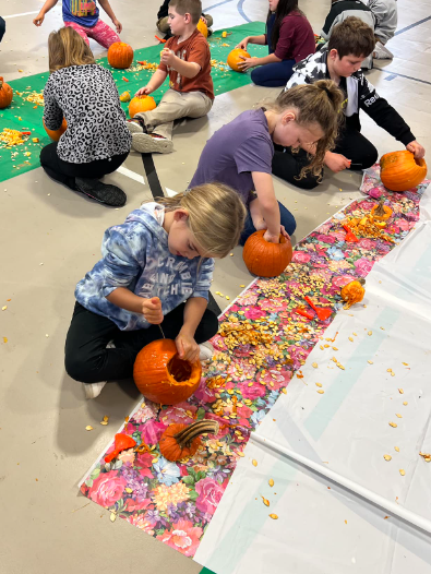 THEGoMustangs's tweet photo. Today was October's SURPRISE ATTENDANCE DAY! Everyone that was in attendance got to carve a pumpkin and display their jack-o-lantern outside for parents to view at Friday's Fall Festival! @RowanCoDPP
We had 95% attendance today and were only missing 10 students! #mustangway https://t.co/O6ARIFY3MB
