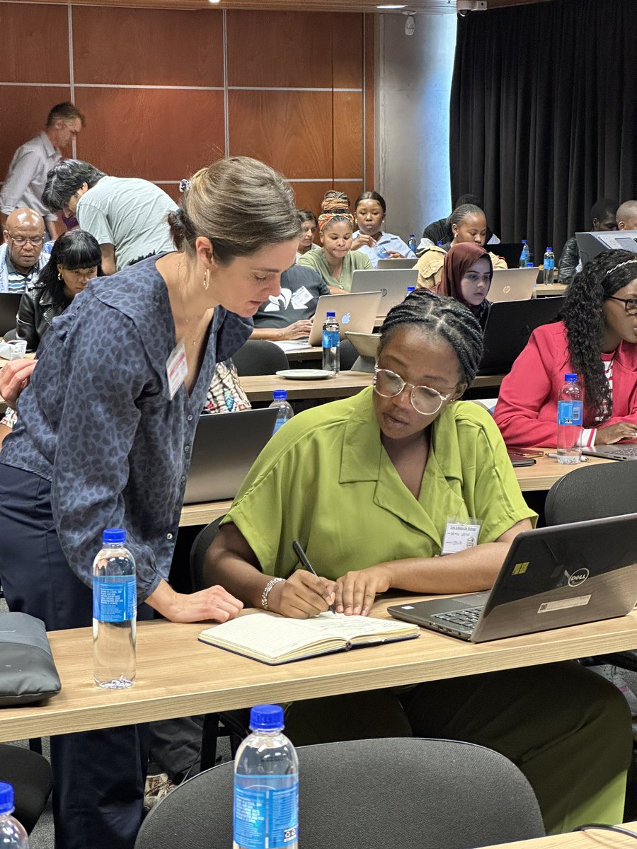UKZN’s Nelson R Mandela School of Medicine is hosting the first of its Data Science for Biology workshop series. Attended by novice and seasoned researchers, this week’s interactive three-day workshop is teaching delegates Reproducible Data Analysis using R Programming