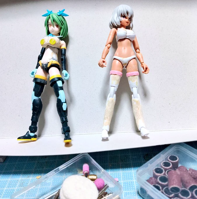 #一日10分プラモデル #30MS  イルシャナ脚延長他 流石に多忙でエポキシ盛りにチマチマと紙ヤスリ掛けでは、完成いつになるかわからんのでリューター使う 溶きパテ塗り乾燥放置中  今日購入物 運良く30ms&ビルドオプション系買えた #コトブキヤ さん アスカ到着  #プラモデル #美プラ #30MSの波に乗れ