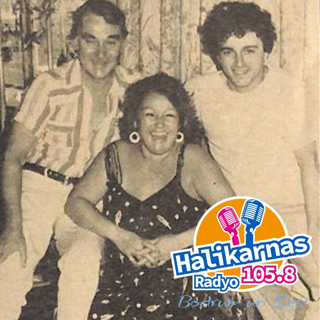 1984 yılında Eşref Kolçak, Özcan Kolçak ve oğulları Harun Kolçak. 💫

halikarnasradyo.com.tr

#nostalji #bodrum #radyohalikarnas #nostaljifotoğraflar #seksenler #harunkolçak #eşrefkolçak #özcankolçak