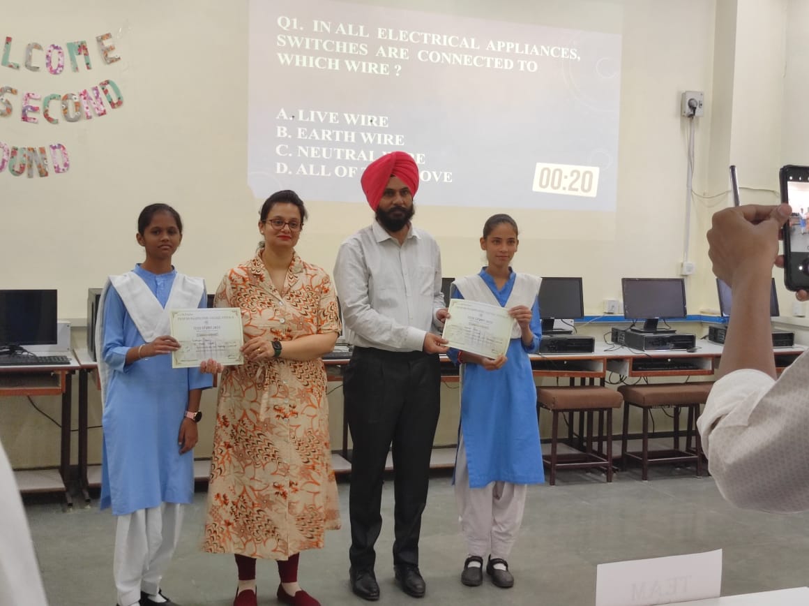 PbiUniPatiala's tweet image. ਪੰਜਾਬੀ ਯੂਨੀਵਰਸਿਟੀ ਵਿਚਲੇ ਸੀਨੀਅਰ ਸੈਕੰਡਰੀ ਮਾਡਲ ਸਕੂਲ ਦੇ ਵਿਦਿਆਰਥੀਆਂ ਨੇ ਥਾਪਰ ਪੌਲੀਟੈਕਨਿਕ ਕਾਲਜ ਪਟਿਆਲਾ ਵਿਖੇ &apos;ਸਾਇੰਸ ਟੈਕ-2023&apos; ਵਿੱਚ ਭਾਗ ਲਿਆ ਅਤੇ 3 ਪੁਜ਼ੀਸ਼ਨਾਂ ਹਾਸਲ ਕੀਤੀਆਂ। #punjabiuniversity #ScienceTech @arvind_iiserm @daljitami