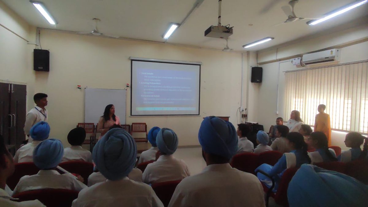 PbiUniPatiala's tweet image. ਪੰਜਾਬੀ ਯੂਨੀਵਰਸਿਟੀ ਵਿਚਲੇ ਸੀਨੀਅਰ ਸੈਕੰਡਰੀ ਮਾਡਲ ਸਕੂਲ ਦੇ ਵਿਦਿਆਰਥੀਆਂ ਨੇ ਥਾਪਰ ਪੌਲੀਟੈਕਨਿਕ ਕਾਲਜ ਪਟਿਆਲਾ ਵਿਖੇ &apos;ਸਾਇੰਸ ਟੈਕ-2023&apos; ਵਿੱਚ ਭਾਗ ਲਿਆ ਅਤੇ 3 ਪੁਜ਼ੀਸ਼ਨਾਂ ਹਾਸਲ ਕੀਤੀਆਂ। #punjabiuniversity #ScienceTech @arvind_iiserm @daljitami