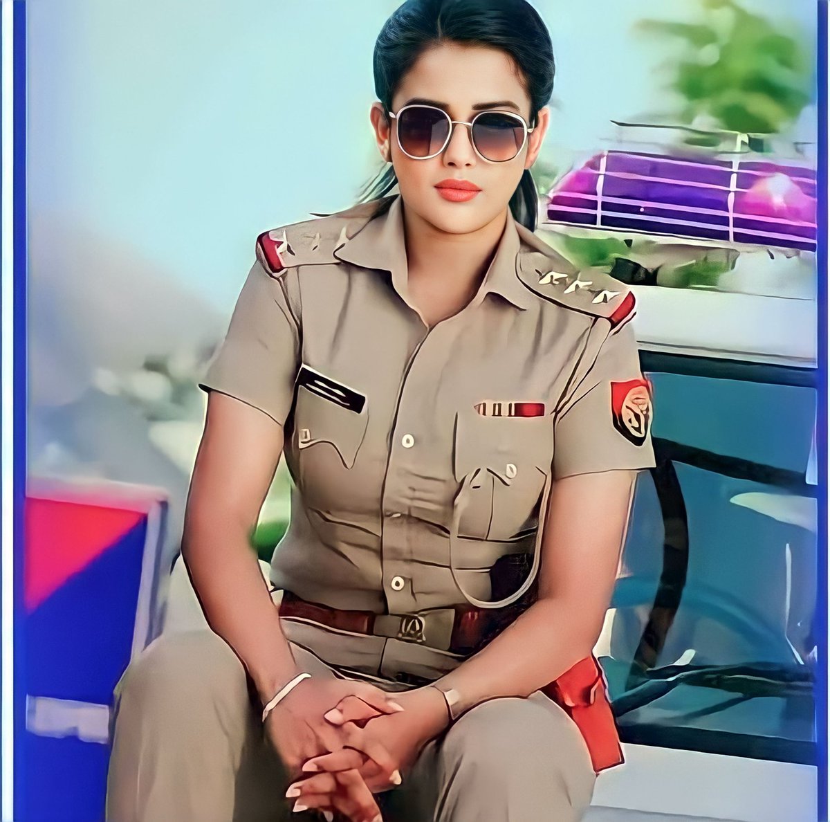 nimasha4sg's tweet image. SHO Haseena Mallik is gonna be tee strength of the strongest girl Yuvika.Can't wait to c hw our SHO sahiba does her job n put the culprit behind the bar with the great support of Yuvi. I literally love this professional yet sweet bond of #YuvEena .#MaddamSir #Vanshaj #GulkiJoshi