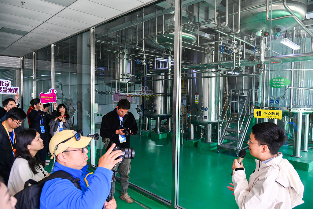 SpotlightBJ's tweet image. 📷Journalists attending the 3rd Belt and Road Forum for International Cooperation visited some high-tech enterprises including @BoschGlobal, @PhaBuilder, #AgileRobots at the Beijing China-Germany Industrial Park in #Shunyi to show the innovation and #highqualitydevelopment. #BRI