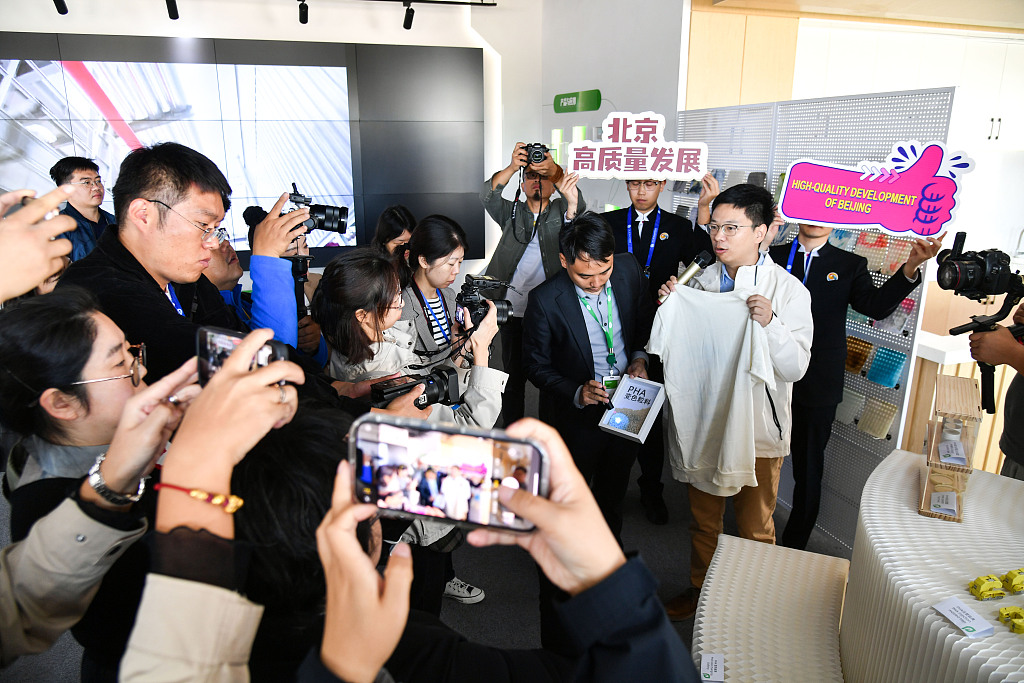 SpotlightBJ's tweet image. 📷Journalists attending the 3rd Belt and Road Forum for International Cooperation visited some high-tech enterprises including @BoschGlobal, @PhaBuilder, #AgileRobots at the Beijing China-Germany Industrial Park in #Shunyi to show the innovation and #highqualitydevelopment. #BRI