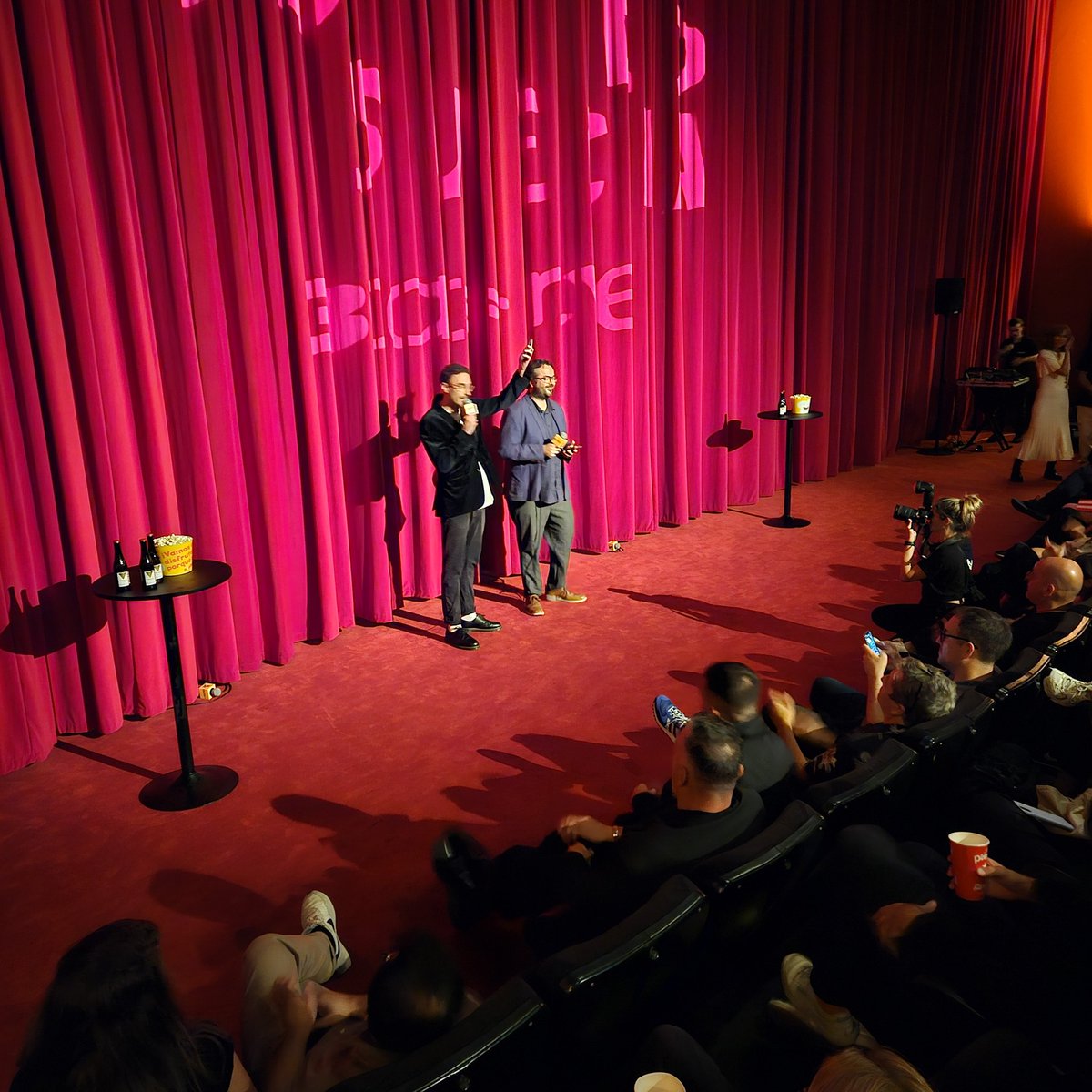 ☕ <a href="/GemmaNierga/">Gemma Nierga</a> i <a href="/PepPrieto/">Pep Prieto</a> conversen aquest divendres a les 9:40 h amb Betu Martínez, codirector de <a href="/SERIELIZADOS/">SERIELIZADOS</a> i <a href="/SZSfest/">SERIELIZADOS FEST</a>, amb qui parlarem del Serielizados Fest | <a href="/enbetu/">betu martinez</a> 

<a href="/cafedidees_rtve/">Cafè d'idees</a> 
📍 #La2 <a href="/RTVECatalunya/">RTVE Catalunya</a>, #Canal24horas i <a href="/radio4_rne/">radio4_rne</a> 
📱 rtve.cat/directe