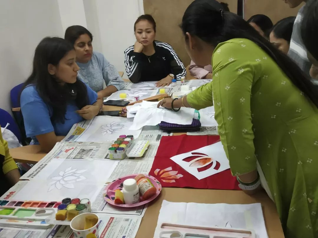 Tatyamdesign's tweet photo. Stencil Printing workshop attended by Tatyam students.
#Tatyamschoolofdesign #fashionststudents #interiordesignstudent #workshop #fabricdecoupage #bestlearning #bestinstituteindelhi #bestinteriordesigninstitute #bestfashioninstituteindelhi
Contact us:9818873353 https://t.co/ktGGTNkzHH