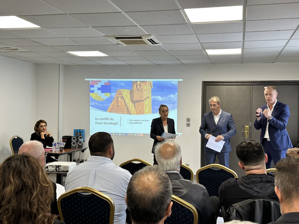 #Conférence en cours : le #CercleMozart invite aujourd’hui l’avocate <a href="/ZoroyanN/">Zoroyan Naira</a> pour une plongée dans la situation des arméniens dans le #HautKarabakh.

#Arménie #conflit #comprendre