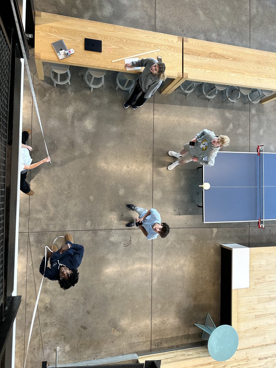 klundstromatmv's tweet image. There’s really only one way to learn Physics - and it is not sitting in a chair 🪑 #learningbydoing #learningrequiresflexiblespaces #learningwithagencytoexplore #whenindoubttestitout ⁦@TheMVSchool⁩