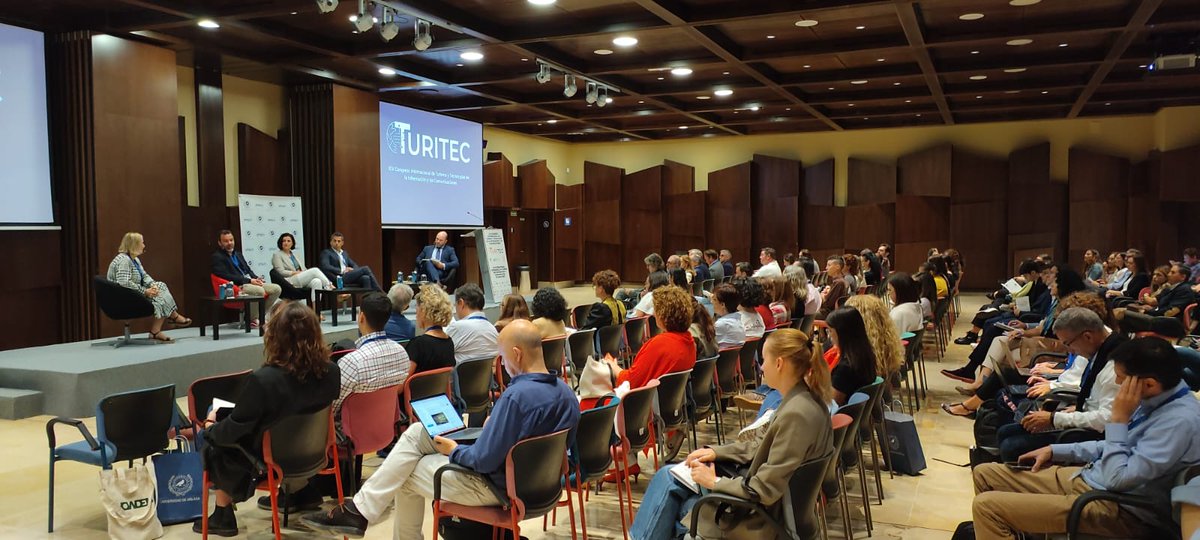 🔊 Daniel Caro: "Una de las cualidades principales para extraer valor de los datos es la calidad de los mismos, y ahí es donde se sitúa el coste del dato. No es la compra, es el procesamiento".

<a href="/andalucianet/">Turismo Andaluz</a>

#TURITEC2023 #DateUnaAlegría #ViveAndalucía