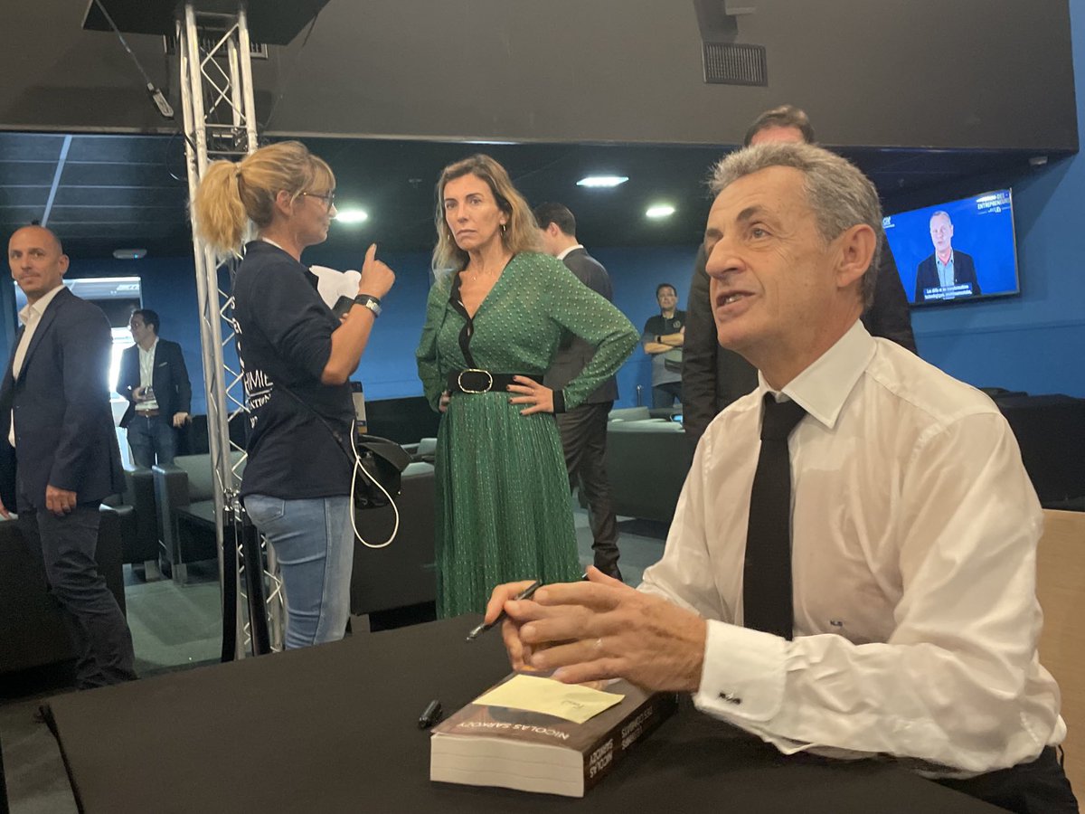 Les Nouvelles Publications (@les_np13) on Twitter photo Nicolas Sarkozy en dédicace de son livre au Forum des Entrepreneurs de <a href="/UPE13_/">Upe 13</a>
<a href="/PKorcia/">Philippe Korcia</a> <a href="/NicolasSarkozy/">Nicolas Sarkozy</a> #FDE2023 Nicolas Sarkozy en dédicace de son livre au Forum des Entrepreneurs de <a href="/UPE13_/">Upe 13</a>
<a href="/PKorcia/">Philippe Korcia</a> <a href="/NicolasSarkozy/">Nicolas Sarkozy</a> #FDE2023