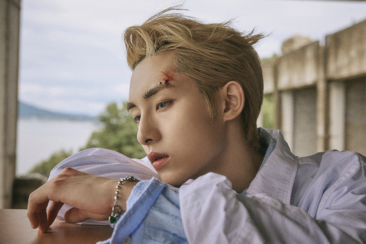 WayV_official's tweet image. WayV 威神V 'No One But You + INVINCIBLE (极限)' Track Video Image #WINWIN

【On My Youth - The 2nd Album】
Digital Album ➫ 2023.11.01 (CST/KST)
Physical Album ➫ 2023.11.08 (CST/KST)

#WayV #威神V
#NoOneButYou
#INVINCIBLE #极限
#OnMyYouth #遗憾效应
#WayV_OnMyYouth…