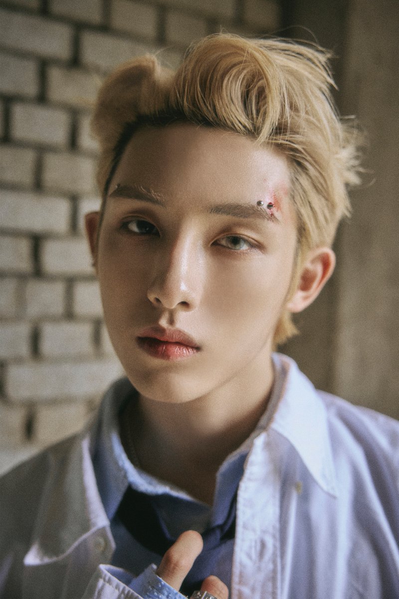 WayV_official's tweet image. WayV 威神V 'No One But You + INVINCIBLE (极限)' Track Video Image #WINWIN

【On My Youth - The 2nd Album】
Digital Album ➫ 2023.11.01 (CST/KST)
Physical Album ➫ 2023.11.08 (CST/KST)

#WayV #威神V
#NoOneButYou
#INVINCIBLE #极限
#OnMyYouth #遗憾效应
#WayV_OnMyYouth…