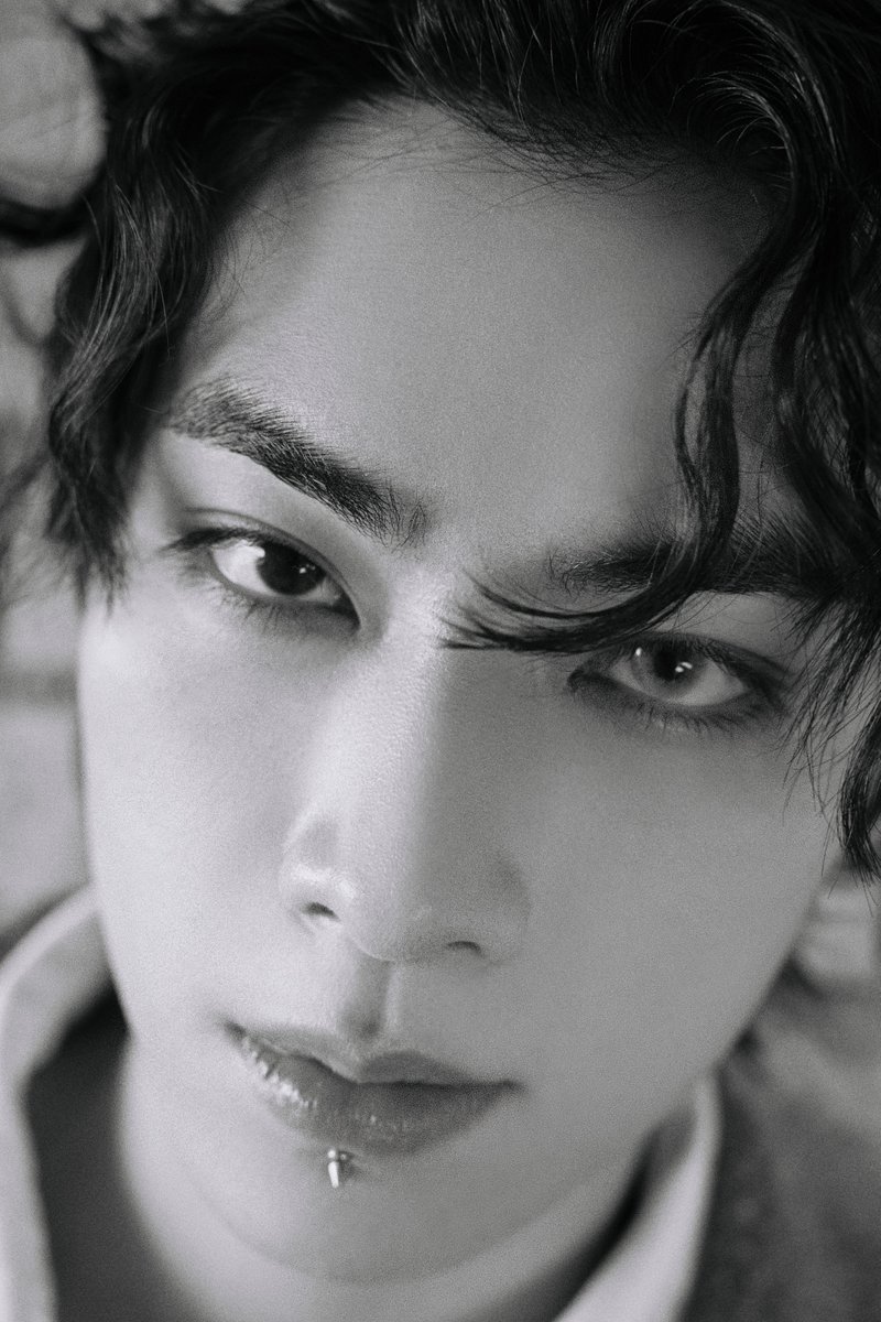 WayV_official's tweet image. WayV 威神V 'No One But You + INVINCIBLE (极限)' Track Video Image #XIAOJUN

【On My Youth - The 2nd Album】
Digital Album ➫ 2023.11.01 (CST/KST)
Physical Album ➫ 2023.11.08 (CST/KST)

#WayV #威神V
#NoOneButYou
#INVINCIBLE #极限
#OnMyYouth #遗憾效应
#WayV_OnMyYouth…