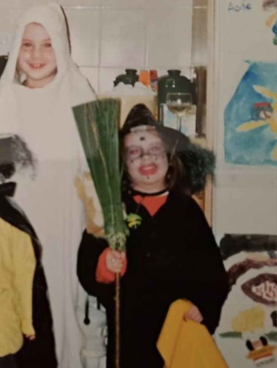 #ThrowbackThursday 🧙🏻‍♀️In case you needed a giggle today… 🧙🏻‍♀️Here I am circa 90s witch 🧹 🧙🏻‍♀️If you choose facepaint for yourself/your child this Halloween… 🧙🏻‍♀️It’s a good idea to do a little test sample on your wrist afew days before it’s applied to the whole face! #allergy